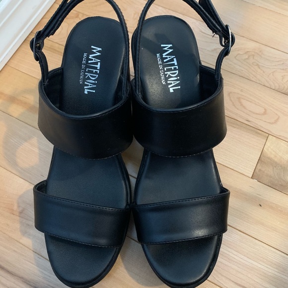 Chunky platform sandal heels in black - Picture 4 of 7
